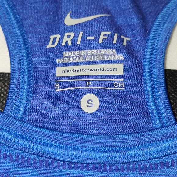 1 Nike Women's Blue Athletic Tank Top - Picture 4 of 4